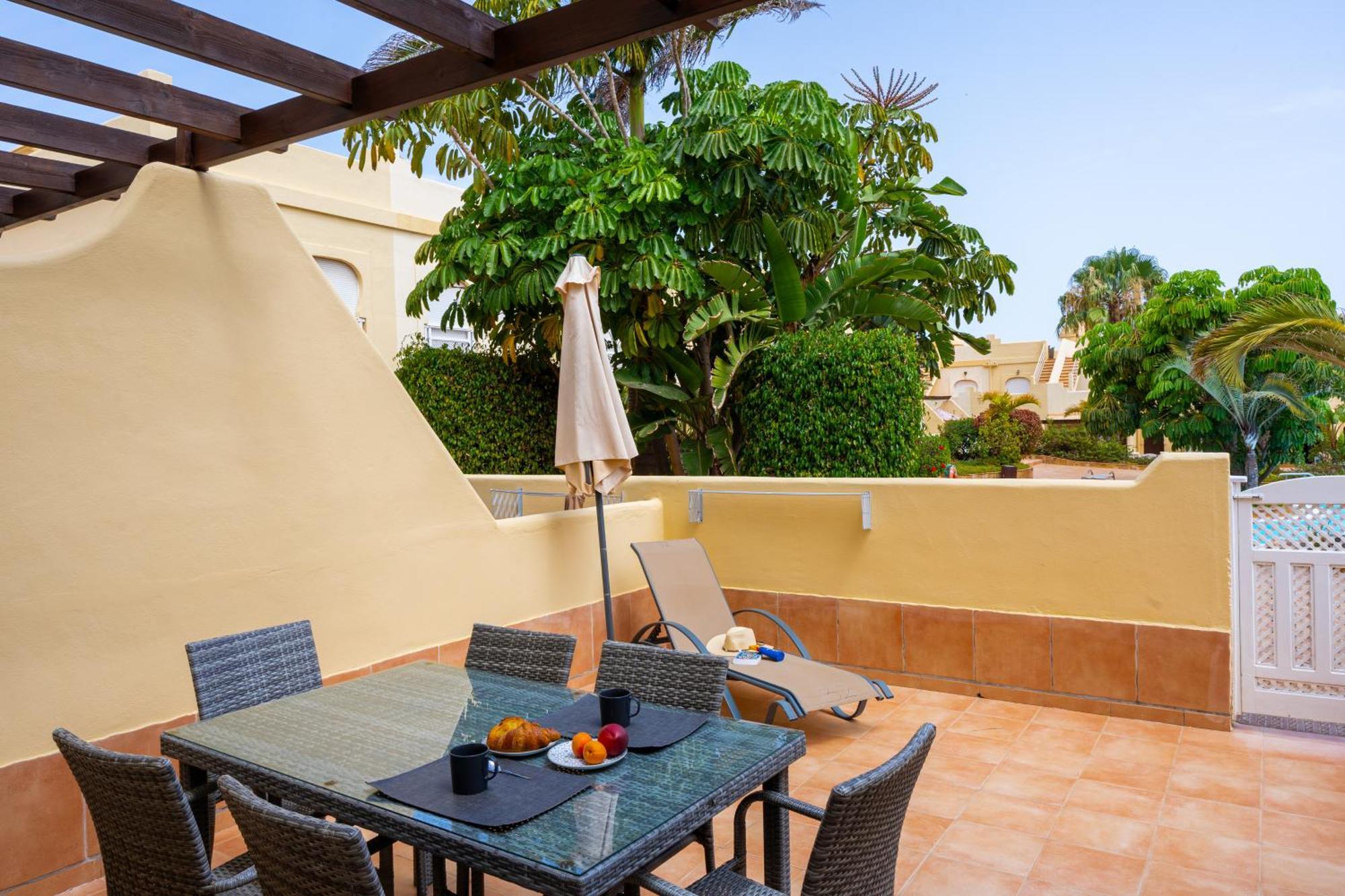 Villas Y Apartamentos El Sultan Corralejo Kültér fotó