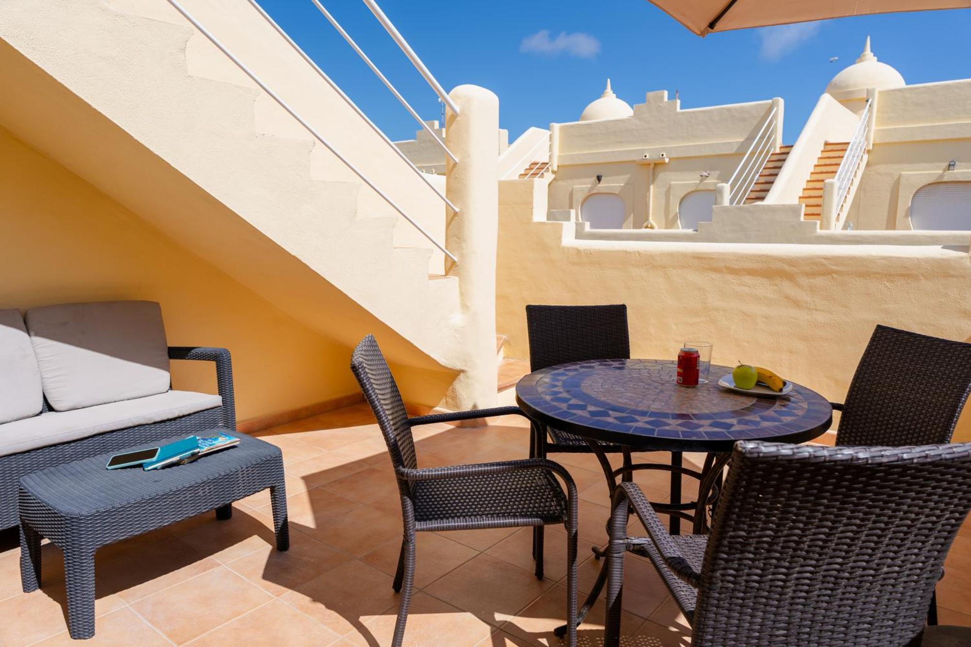 Villas Y Apartamentos El Sultan Corralejo Kültér fotó