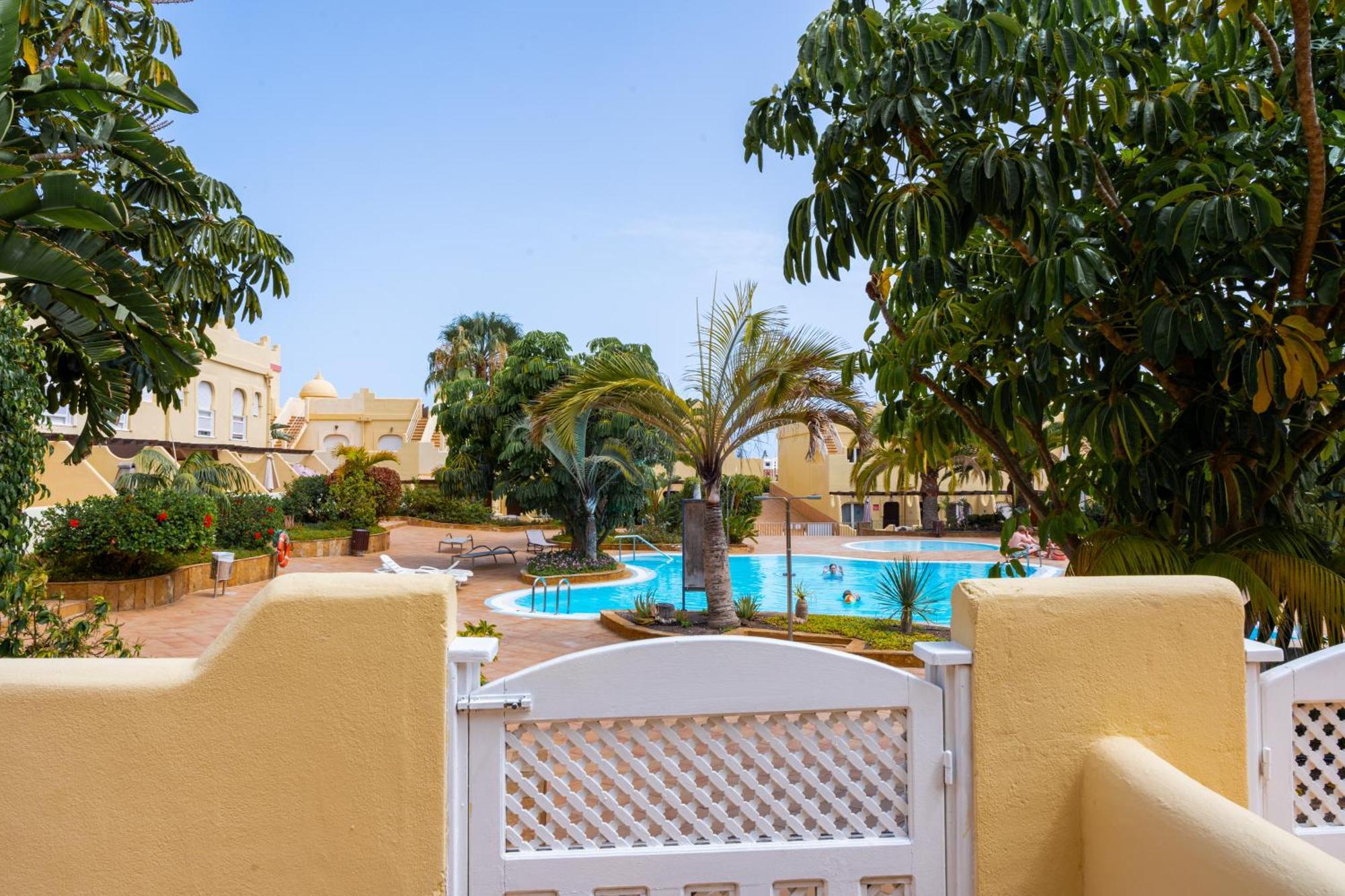 Villas Y Apartamentos El Sultan Corralejo Kültér fotó