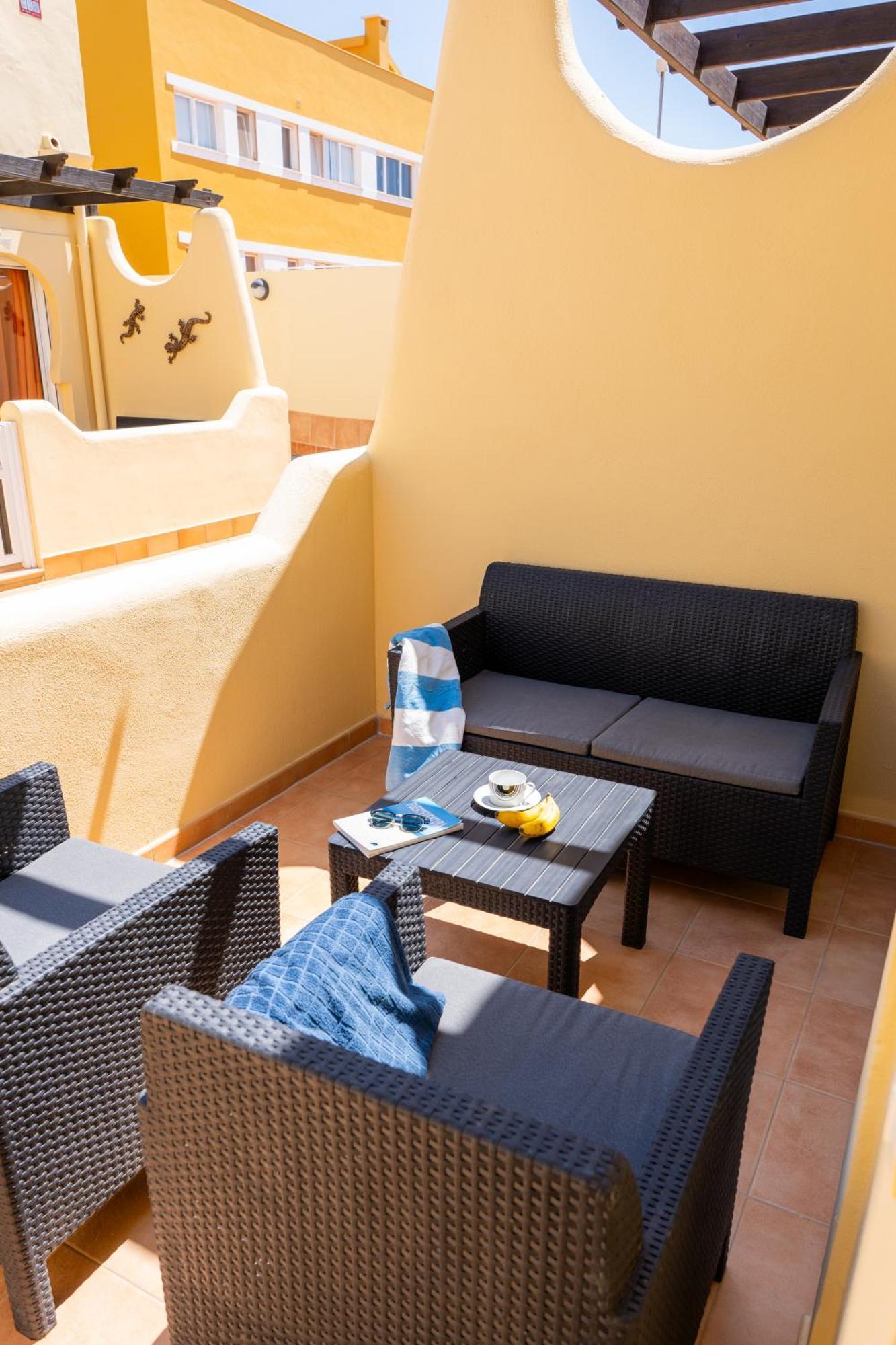 Villas Y Apartamentos El Sultan Corralejo Kültér fotó