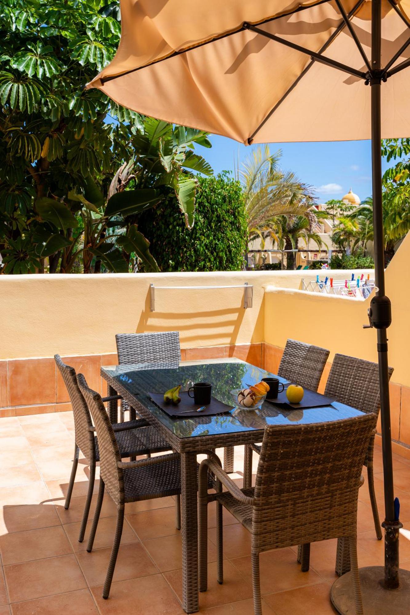 Villas Y Apartamentos El Sultan Corralejo Kültér fotó