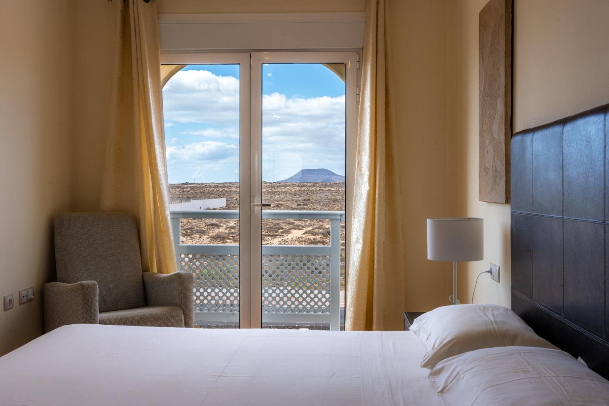 Villas Y Apartamentos El Sultan Corralejo Kültér fotó