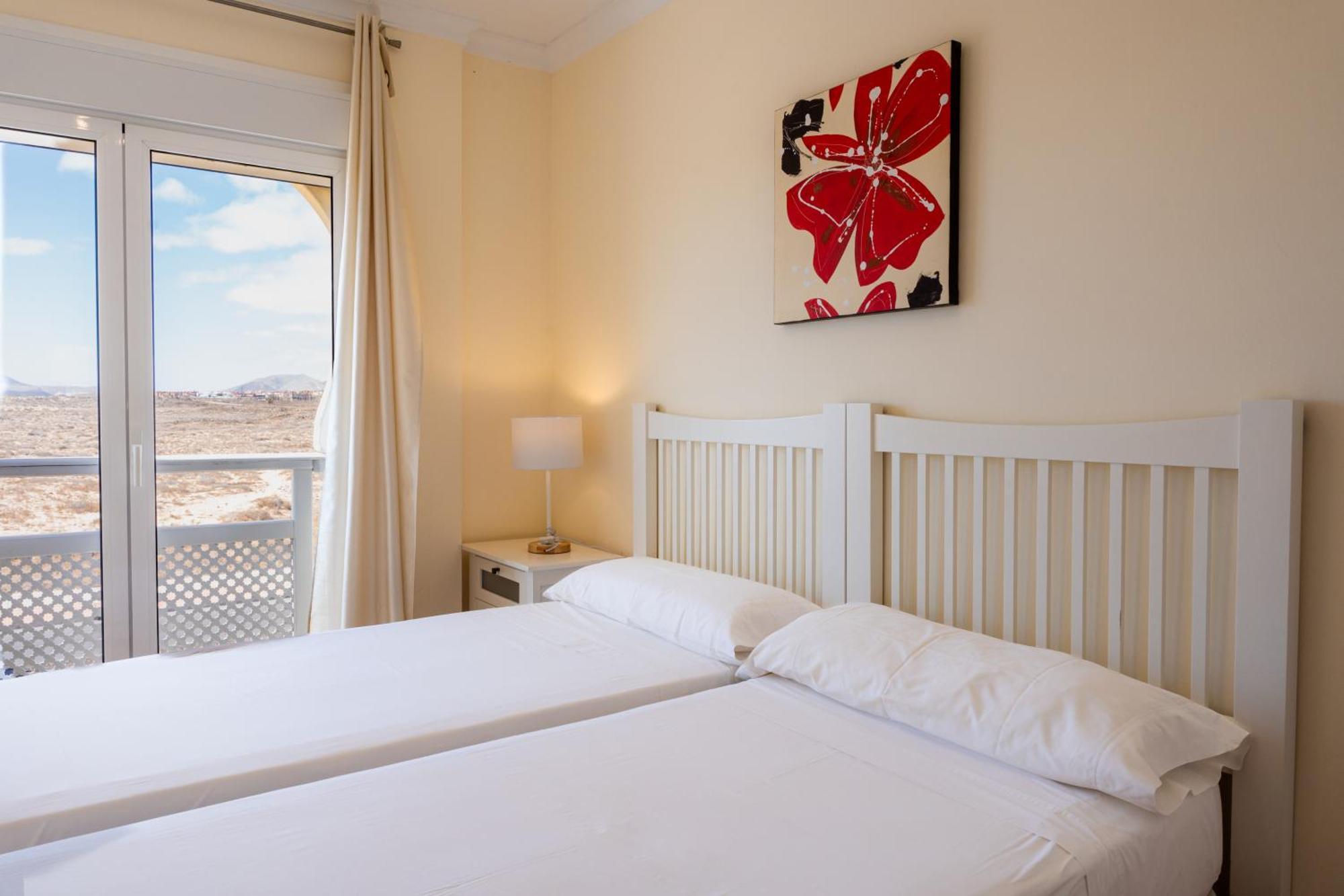 Villas Y Apartamentos El Sultan Corralejo Kültér fotó